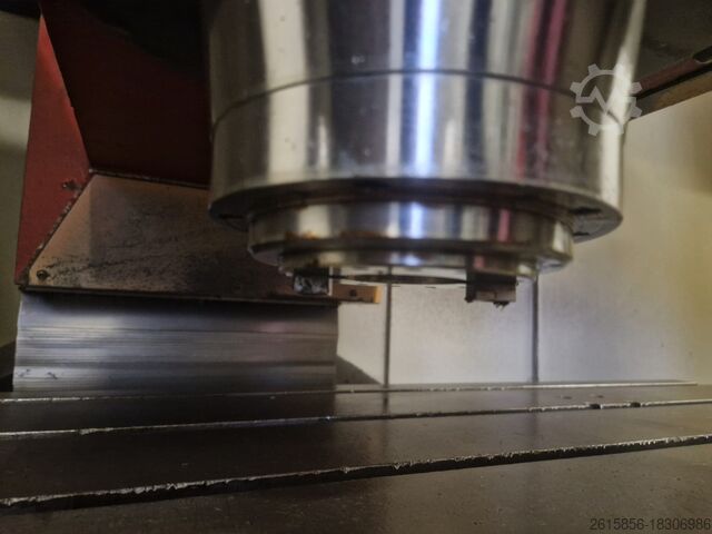 Bearbeitungszentrum EMCO MC 1200
