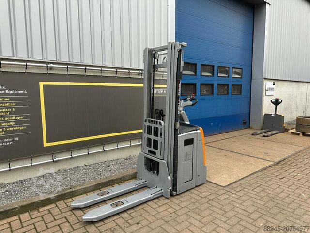 Elektrischer Triplex-Stapler Still EXV SF 14, Hubhöhe 5.016 mm STILL EXV SF 14