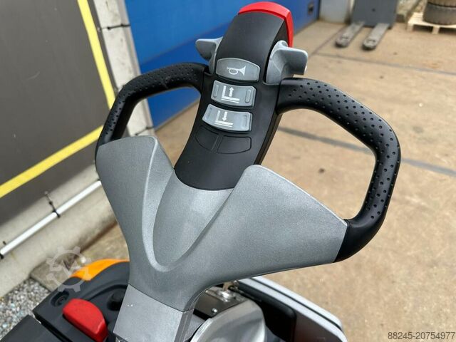 Elektrischer Triplex-Stapler Still EXV SF 14, Hubhöhe 5.016 mm STILL EXV SF 14