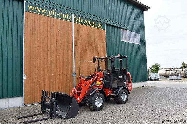 Yard tractor Heracles H280
