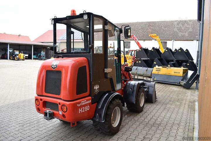 Yard tractor Heracles H280