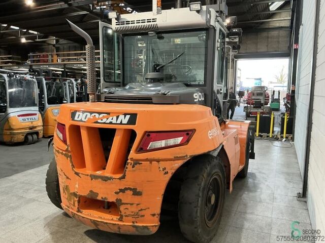 Gabelstapler Doosan D90S-7