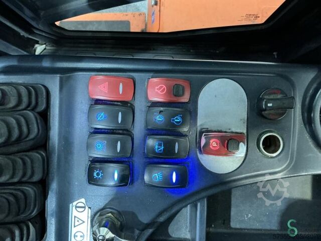 Gabelstapler Doosan D90S-7