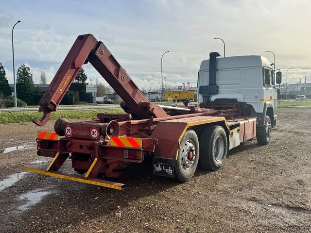 Hakenarmsystem Iveco Turbostar 190.48 V8 6x2