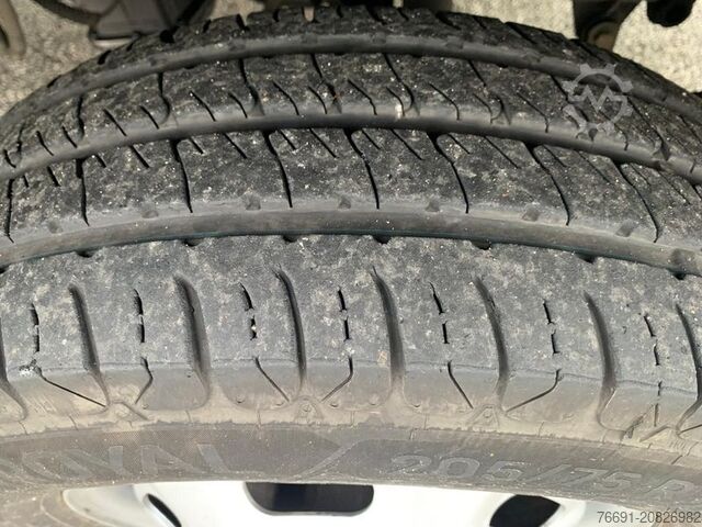 Kastenwagen Nissan Atleon 35 Furgone 5 mt. Km 140.000