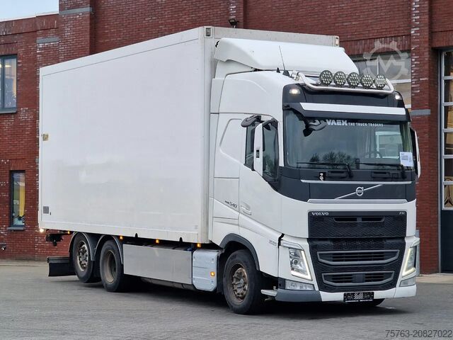 Koffer Volvo FH 13.540 Globetrotter 6x2 - Closed box with si...
