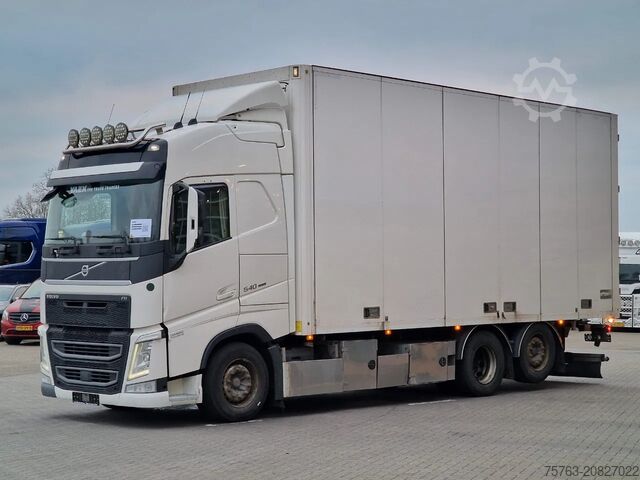 Koffer Volvo FH 13.540 Globetrotter 6x2 - Closed box with si...