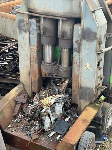 Schrottschere Akros Henschel CIV600-8L