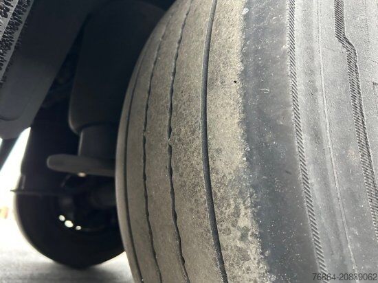 Tieflader-Sattelauflieger SCHMITZ SCB S3B KüHLAUFLIEGER, TK SLXE 400, BLUMENBREITE