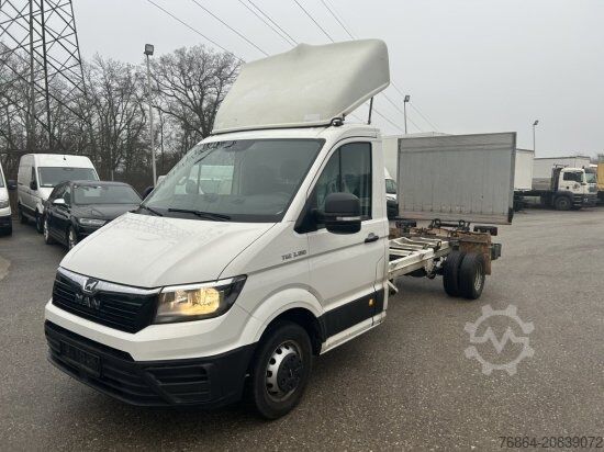 Transporter Fahrgestell MAN TGE 3.180 LADEBORDWAND PALFINGER