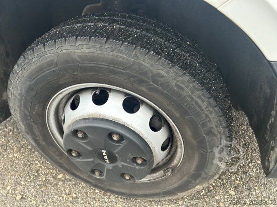 Transporter Fahrgestell MAN TGE 3.180 LADEBORDWAND PALFINGER