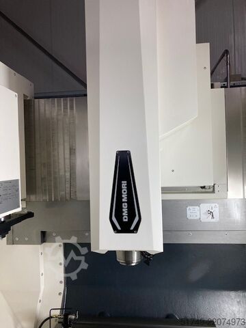 Vertikales Bearbeitungszentrum DMG-Mori M1