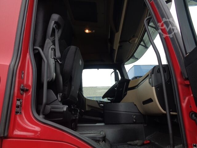 Standard tractor Mercedes-Benz Actros 1843