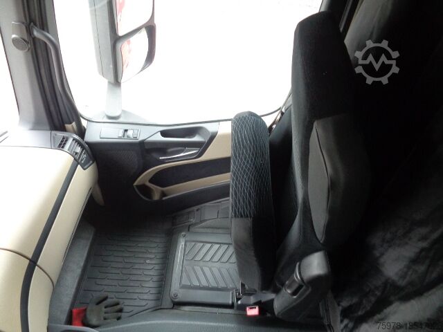 Standard tractor Mercedes-Benz Actros 1843