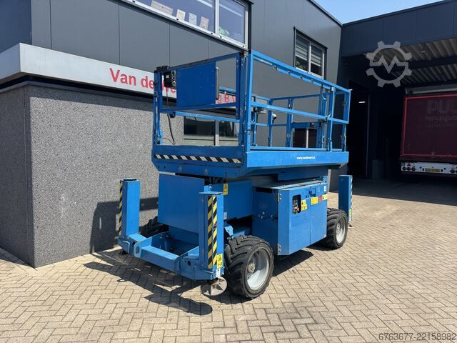 Genie GS 2669 RT Hebebühne / Arbeitsbühne / Scherenbühne 10 m Arbeitshöhe, 4x4, Kubota Diesel, Bauja GENIE GS 2669 RT  Hoogwerker / Arbeitsbuhne / Sciccor 10M werkhoogte 4x4 kubota Diesel 2014