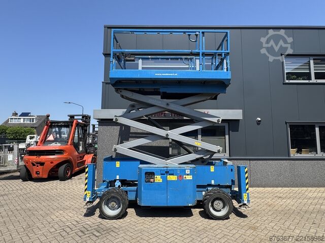 Genie GS 2669 RT Hebebühne / Arbeitsbühne / Scherenbühne 10 m Arbeitshöhe, 4x4, Kubota Diesel, Bauja GENIE GS 2669 RT  Hoogwerker / Arbeitsbuhne / Sciccor 10M werkhoogte 4x4 kubota Diesel 2014