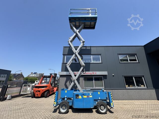 Genie GS 2669 RT Hebebühne / Arbeitsbühne / Scherenbühne 10 m Arbeitshöhe, 4x4, Kubota Diesel, Bauja GENIE GS 2669 RT  Hoogwerker / Arbeitsbuhne / Sciccor 10M werkhoogte 4x4 kubota Diesel 2014