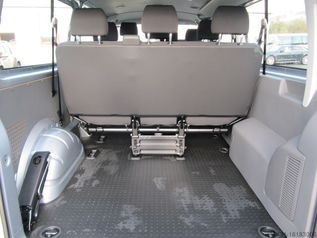 Kleinbus VOLKSWAGEN T6.1 Transporter Kombi Kombi lang 4MOTION 4x4