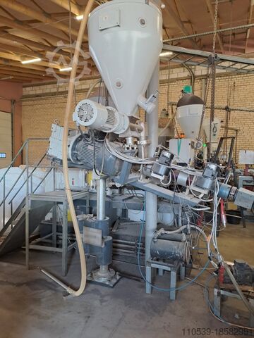 WPC/PVC co-extrusion line Cincinnati Fiberex T58