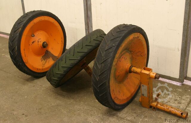Tires with rims 3 pieces Amazone Ausleger Citan