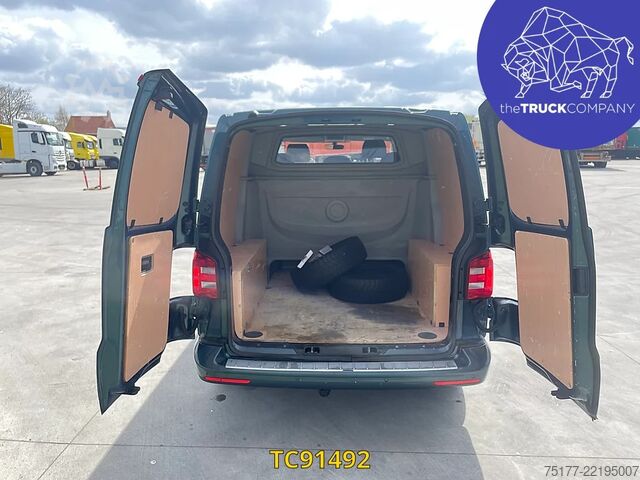 Passenger transportation Volkswagen Transporter L1H1 5-PLACES