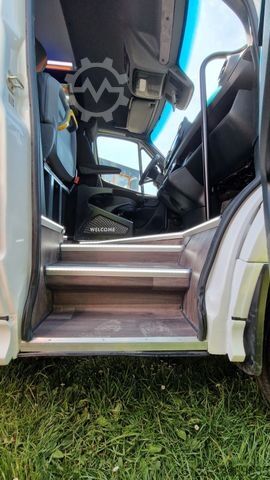 Minibus MERCEDES-BENZ 519  Allrad 4 x 4 Vorlauffahrzeug  neue ADA