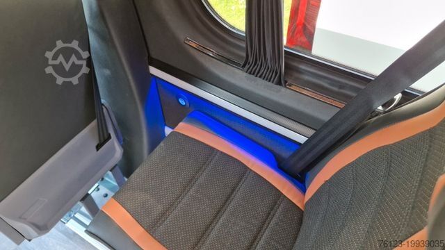 Minibus MERCEDES-BENZ 519  Allrad 4 x 4 Vorlauffahrzeug  neue ADA