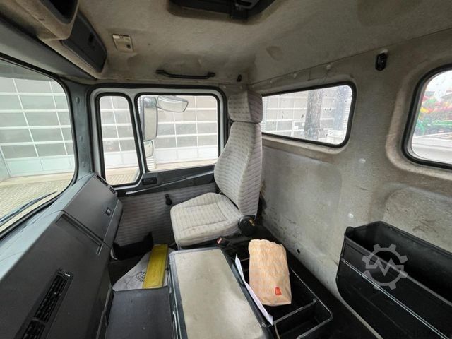 Kipper LKW MAN F90 18.232 FK 2-Achs Kipper Kran Palf. PK 8000