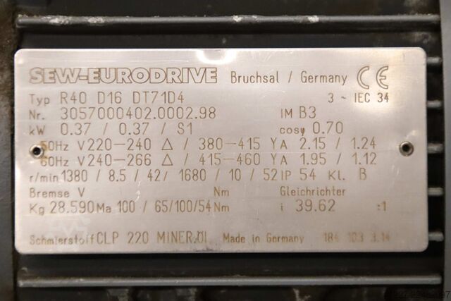 Variable speed geared motor 0.37 kW 8.5-42 rpm SEW-EURODRIVE R40 D16 DT71D4