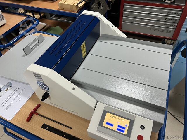Halbautomatische Rillmaschine Cyklos GPM 450SA Semi-Automatic Creaser