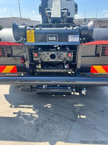 Unloader IVECO TRAKKER