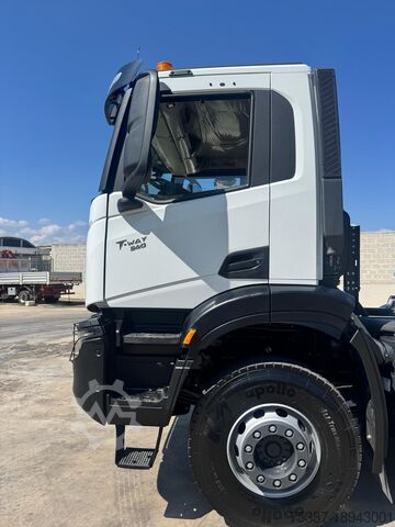 Unloader IVECO TRAKKER
