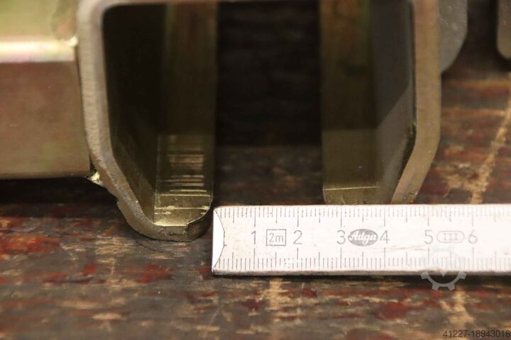 Rail holder Helm HL Breite 80 mm / Profil 300