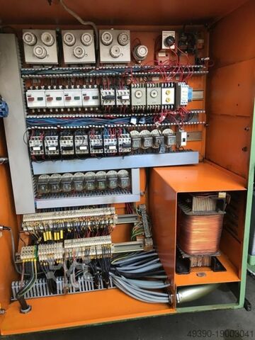 Univ. Werkzeugfräsmaschine, Universal Fräsmaschine, Konventionelle Fräsbank MAHO MH 700 P