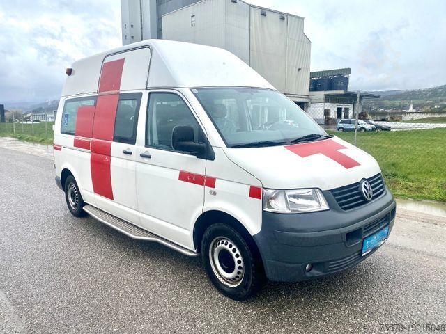 Minibus VOLKSWAGEN VW T5, Rampe.
