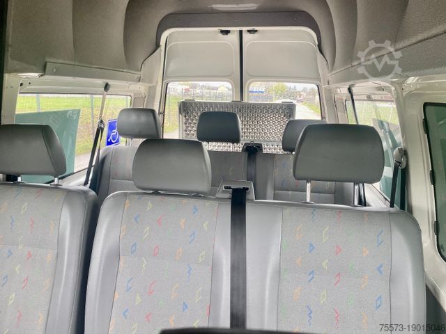 Minibus VOLKSWAGEN VW T5, Rampe.