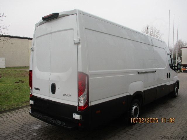 High top van IVECO 35S16V