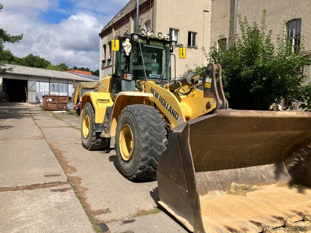 Radlader NEW HOLLAND WA 190