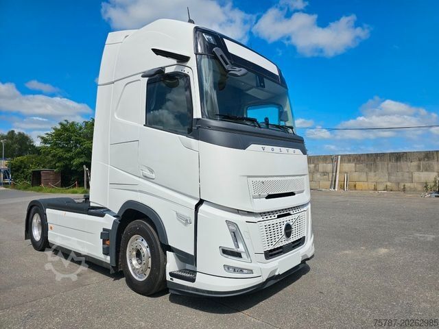 Standard tractor unit VOLVO Volvo 460 neues Modell, full Option, 2 Kreis Hyd