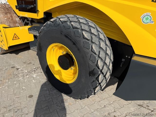 Walzenzug BOMAG BW213 D-5 Walzenzug NEWUERTIG 390h