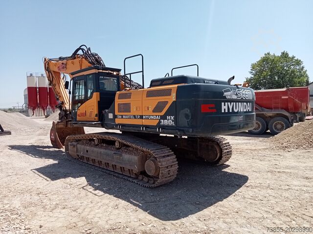 Demolition Excavator Hyundai HX380L with 20m longfront and excavation boom