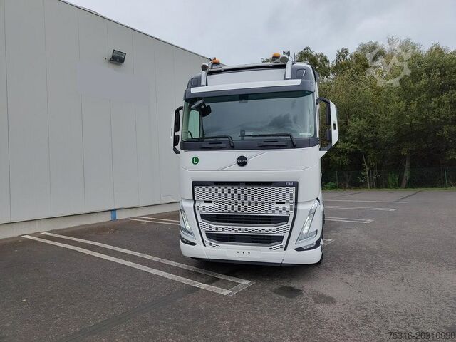 Standard tractor unit VOLVO FH 500