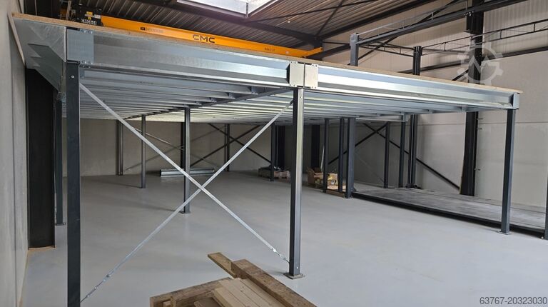 Lagerbühne | Stahlbühne | Mezzanine 300 m², Traglast: 250 kg/m² Lichte Höhe: 3,0 m | Raster: 5,0 x 5,0