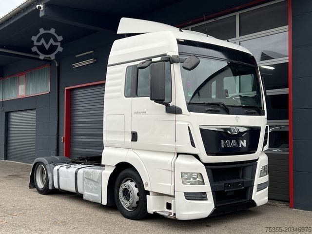 Volumen SZM MAN TGX 18.440 XLX MEGA Klimaauto Motorbremse 2xTank