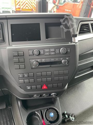 Box truck MAN TGM 12.290 Klimaauto. NAVI 7,9 Koffer+LBW Unfall