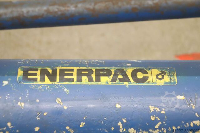 Hand hydraulic pump Enerpac 700/180//H170 mm