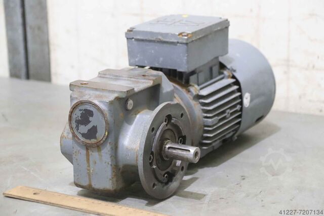 Gear motor 0.55 kW 95 rpm SEW-EURODRIVE SF32 DT71D2BMG/Z