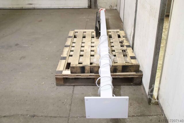 Hallenflächenleuchte mit Schwenkarm 3,8 m lichtline HighLux long 1200