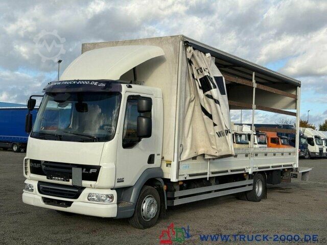 Flatbed truck with tarp DAF LF220 Plane Spriegel Ladebordwand Dautel 1500 Kg