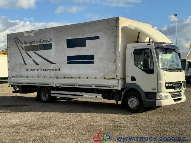 Flatbed truck with tarp DAF LF220 Plane Spriegel Ladebordwand Dautel 1500 Kg